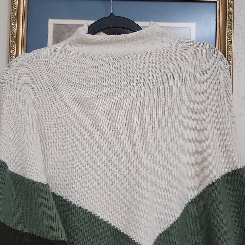 Elegant Color block green cream & brown sweater Career Contemporary Minimalist - Picture 7 of 11